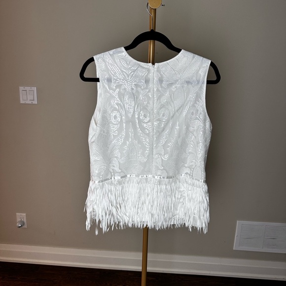 HOLIDAY ready NWT Melanie Lyne fringe sequin lined white sleeveless top size 8 - Picture 4 of 14